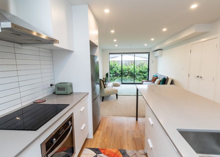  at 11/27 Main Road, Wainuiomata, Lower Hutt, Wellington