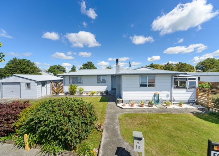  at 10 Forbes Place, Kelvin Grove, Palmerston North