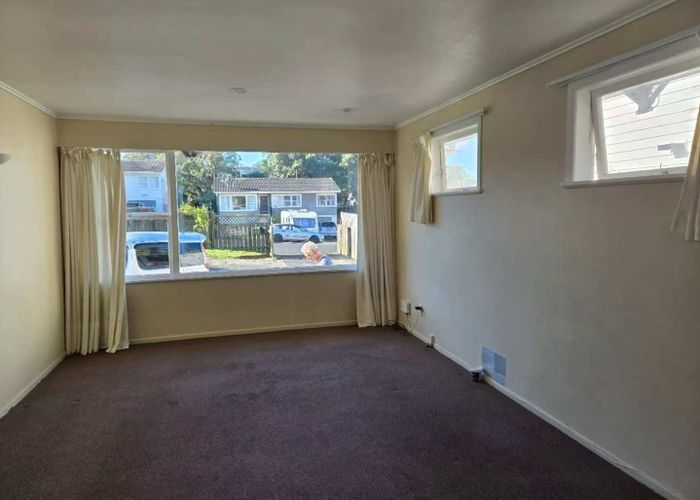  at 11 Halberg Street, Glenfield, North Shore City, Auckland