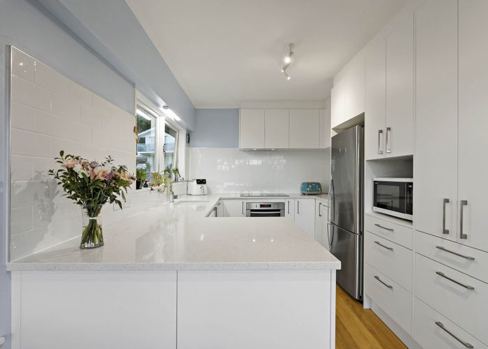  at 16 Gretel Place, Hillcrest, North Shore City, Auckland