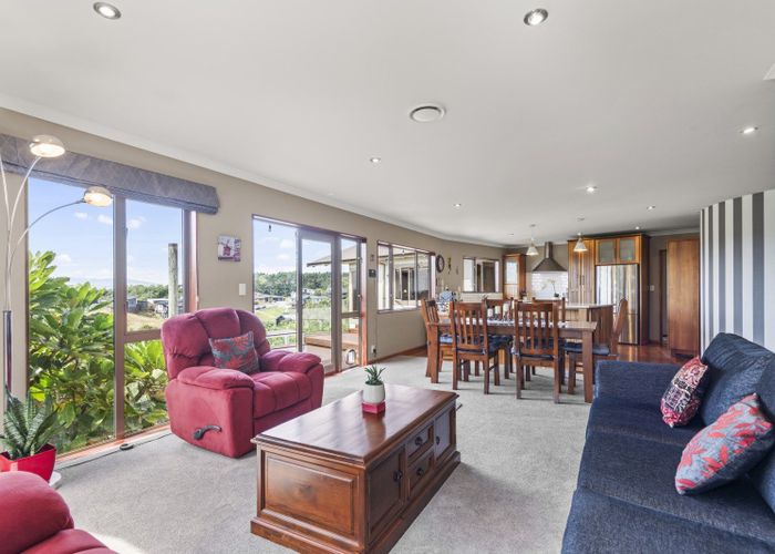  at 117 Ruapehu Drive, Fitzherbert, Palmerston North, Manawatu / Whanganui