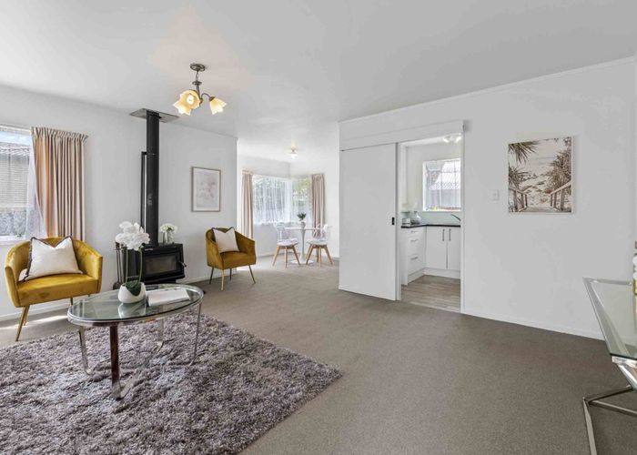  at 1/6 De Quincey Terrace, Highland Park, Auckland