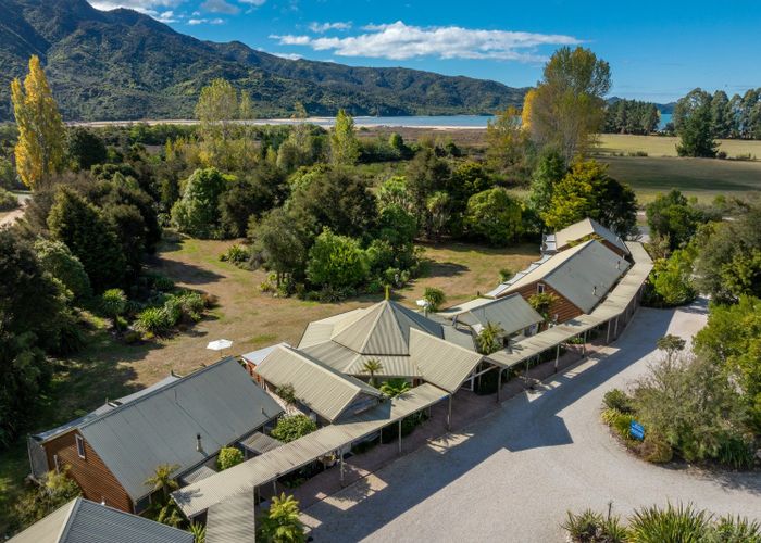  at Abel Tasman Lodge, Marahau, Tasman, Nelson / Tasman