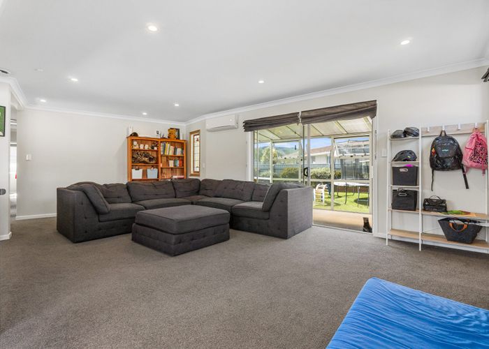  at 4 Sequoia Place, Maoribank, Upper Hutt, Wellington