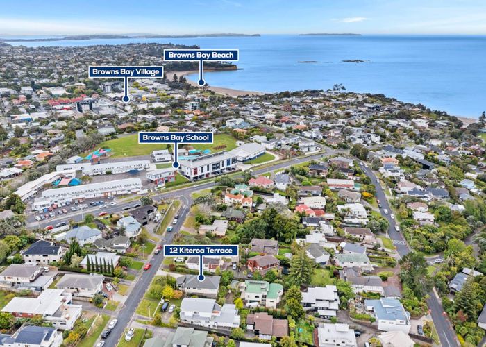  at 12 Kiteroa Terrace, Rothesay Bay, Auckland