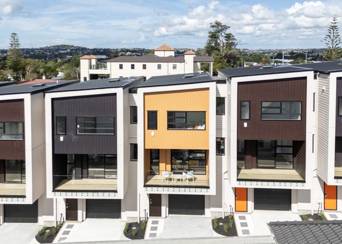  at 3153 Great North Road, New Lynn, Waitakere City, Auckland