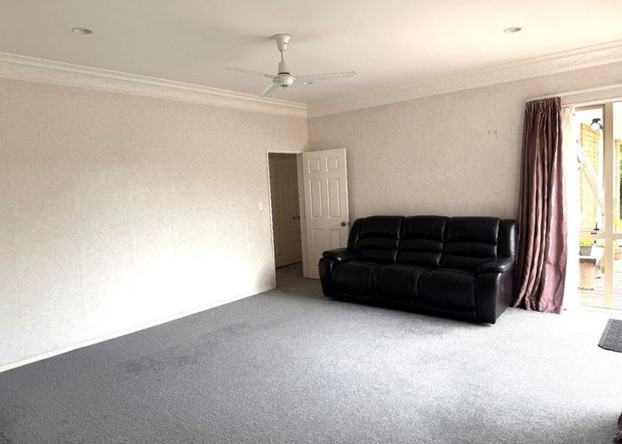  at 9 Westerham Drive, Dannemora, Auckland