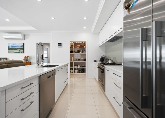  at 16 Longbow Terrace, Flagstaff, Hamilton