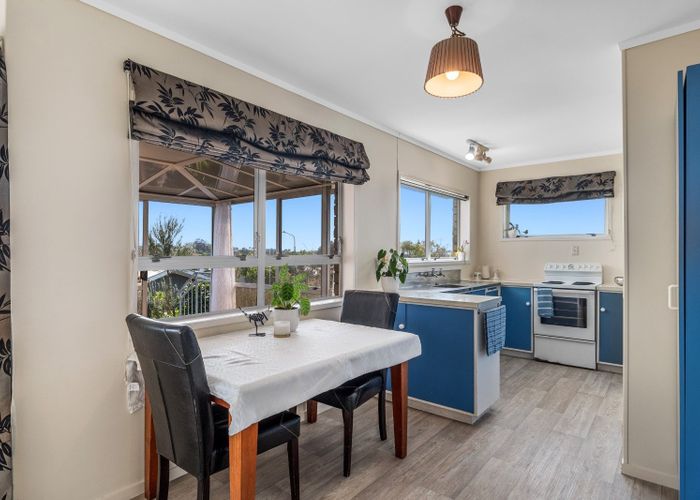  at 140 Kingswood Road, Brookfield, Tauranga