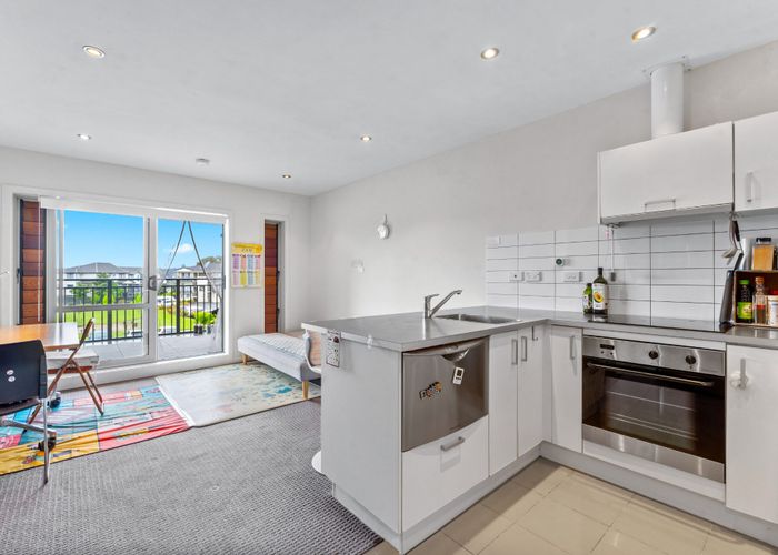  at 8D/71 Spencer Road, Oteha, Auckland