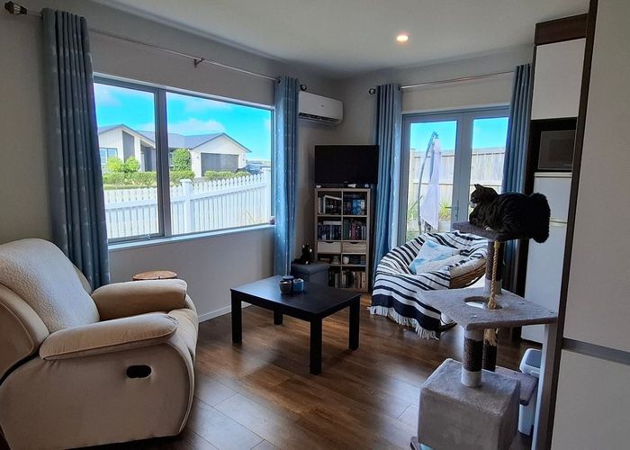  at 10 Hapukupuku Avenue, Beachlands, Manukau City, Auckland