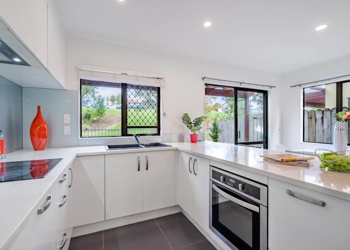  at 24/8 Margan Avenue, New Lynn, Auckland