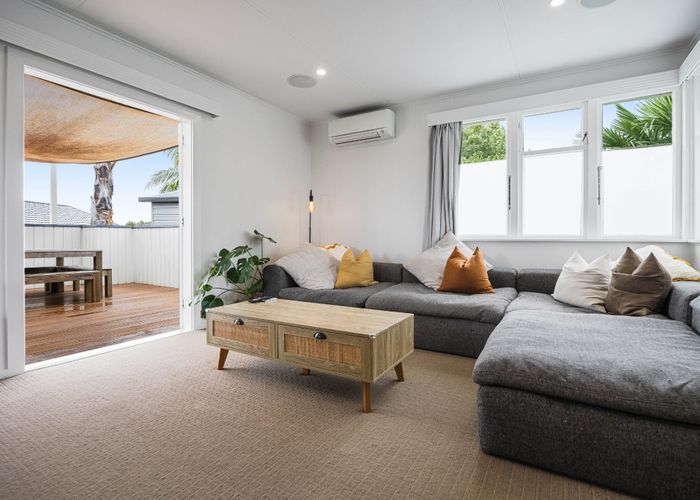  at 36A Silverstone Place, Henderson, Waitakere City, Auckland