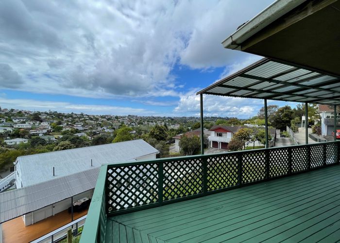  at 21 Theban Place, Totara Vale, Auckland