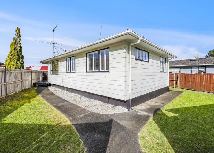  at 9 Dianne-Louise Drive, Half Moon Bay, Auckland