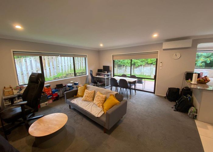  at 2/17 Birman Close, Half Moon Bay, Manukau City, Auckland