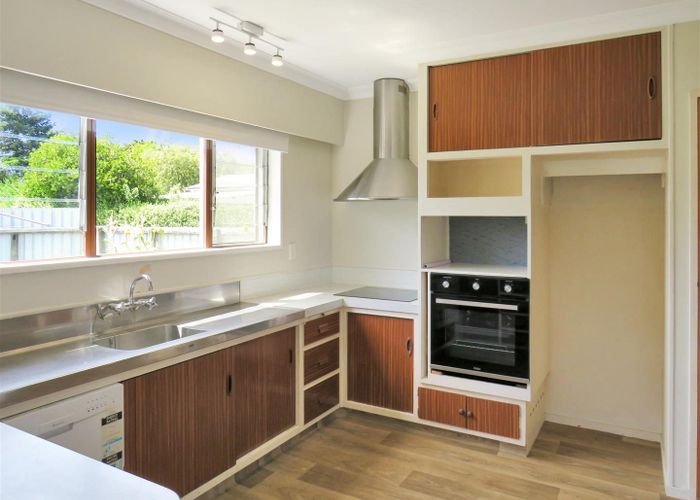  at 9 Robinson Avenue, Holdens Bay, Rotorua, Bay Of Plenty