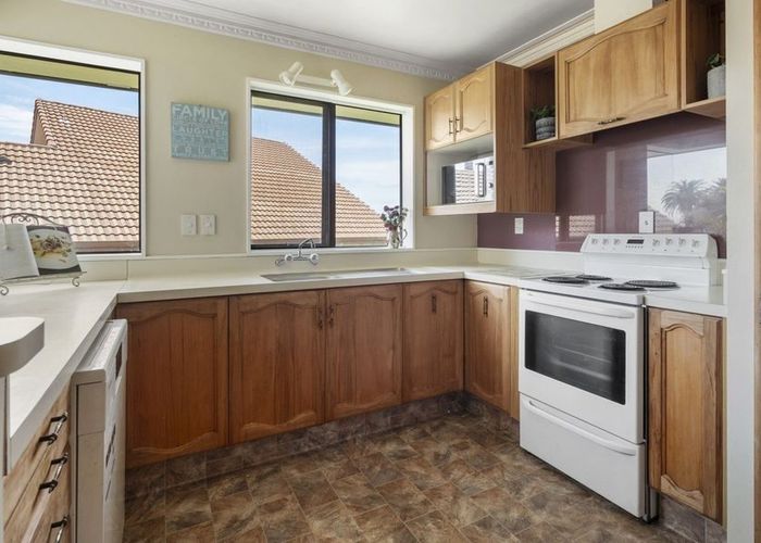  at 5 Cathray Place, Matua, Tauranga