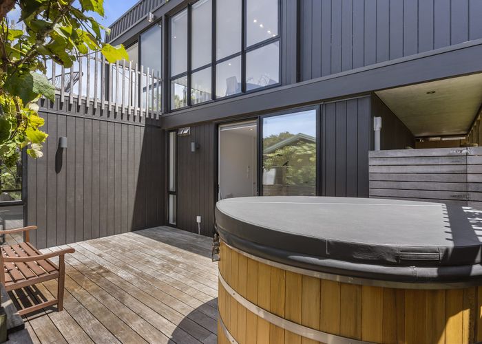  at 33 Durness Place, Red Beach, Red Beach