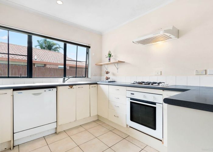  at 5 Parkstone Place, Favona, Auckland