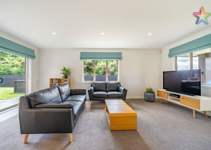  at 10 Meadowbank Drive, Belmont, Lower Hutt