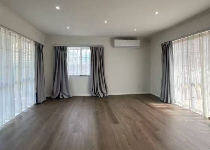  at 43 Frank Nobilo Drive, Golflands, Manukau City, Auckland