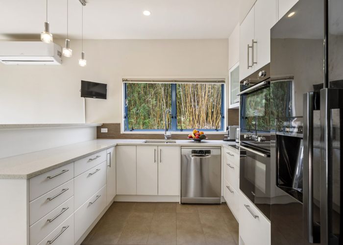  at 11 Wilmington Place, Forrest Hill, Auckland