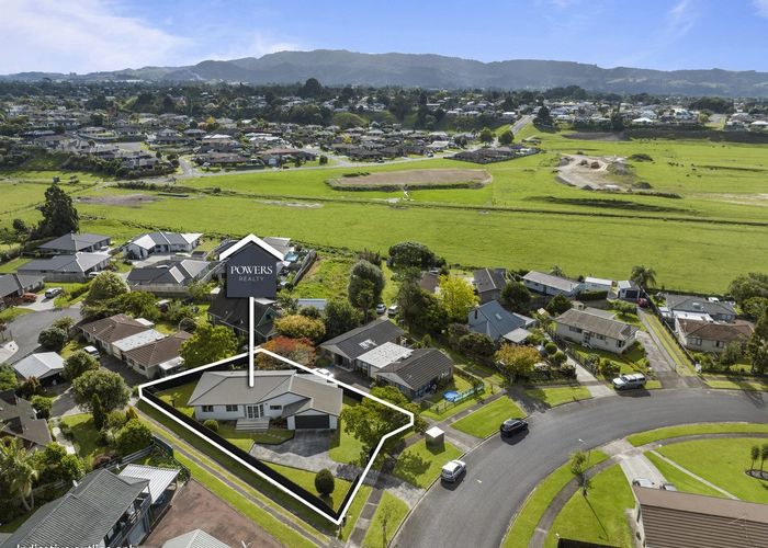  at 15 Edgehill Place, Te Puke