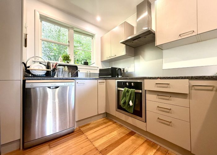  at Upper level - 3 Bedroom/19 Montgomery Avenue, Karori, Wellington, Wellington