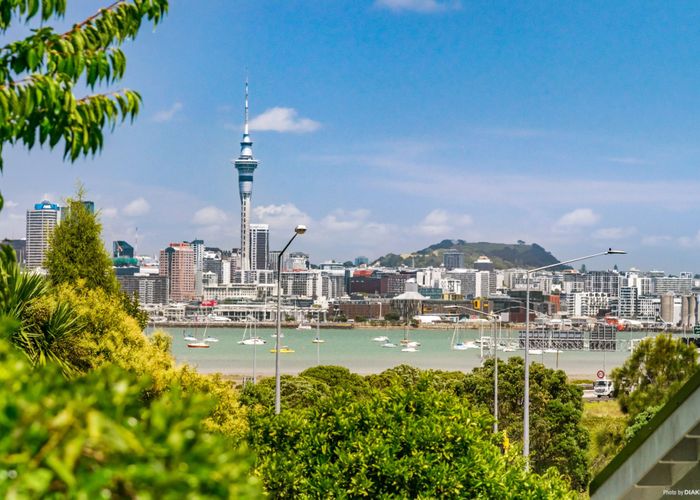  at 2/13 Sylvan Avenue, Northcote, Auckland