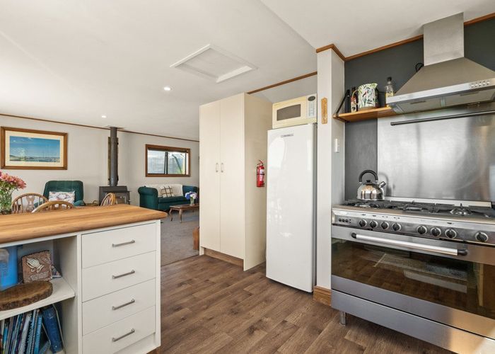  at 6 FRANCES ST, Taieri Beach, Taieri Mouth