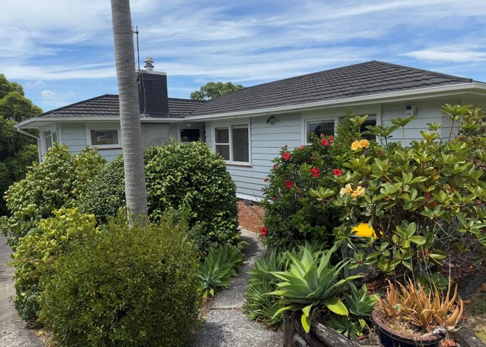  at 7 Hilling Street, Titirangi, Auckland