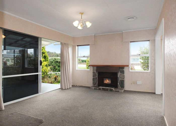 at 4 Queen Street, Foxton Beach, Foxton