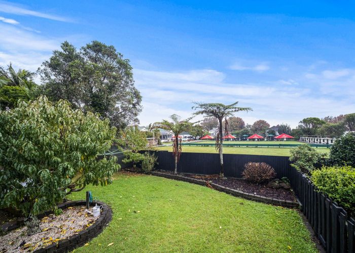  at 36 Te Ra Road, Point Chevalier, Auckland