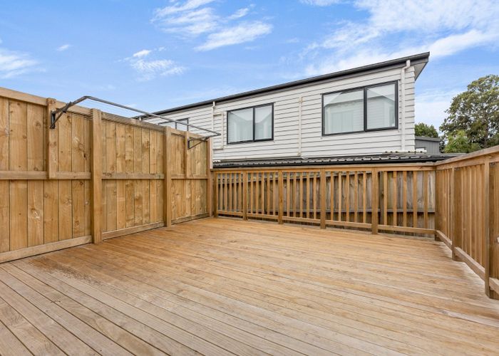  at Te Atatu South, Waitakere City, Auckland