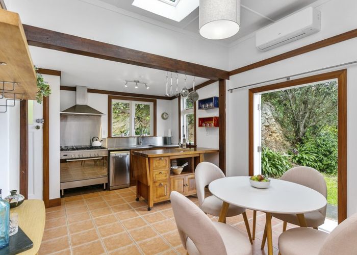  at 121 Houghton Bay Road, Houghton Bay, Wellington