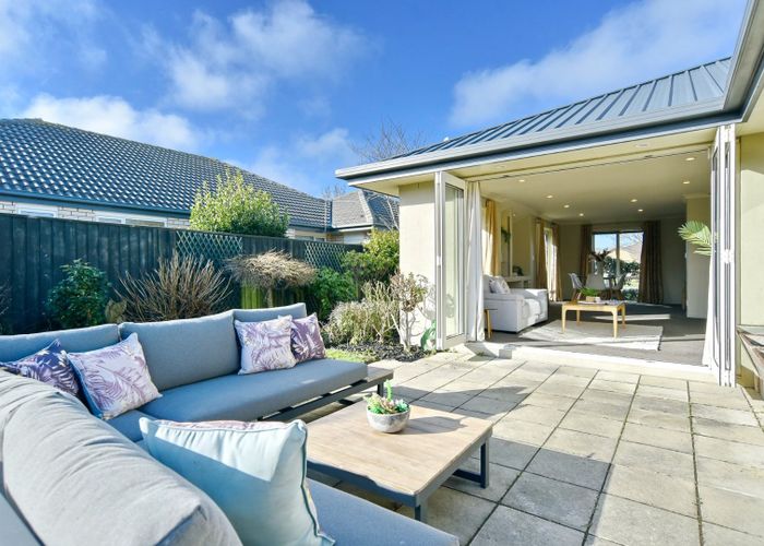  at 8 Ross Place, Northwood, Christchurch