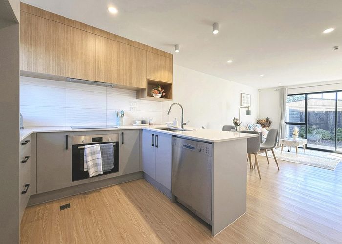  at 5/17 Rewarewa Road, Te Atatu Peninsula, Waitakere City, Auckland