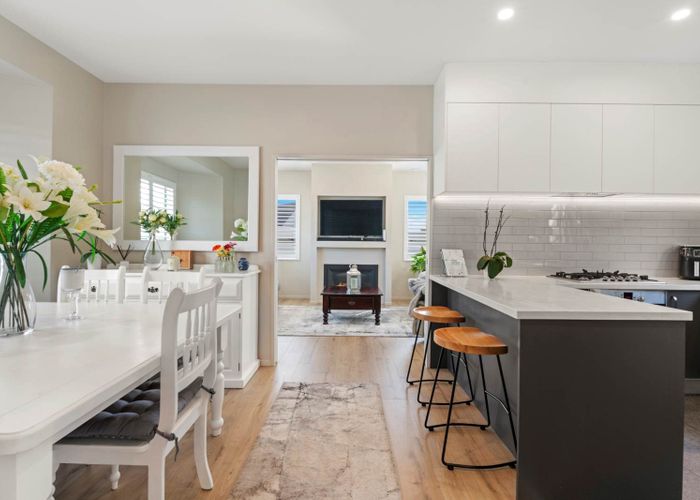  at 8 Hatfield Place, Albany Heights, Auckland