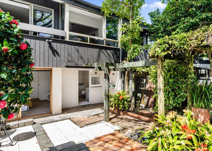  at 2/56 Campbell Road, One Tree Hill, Auckland