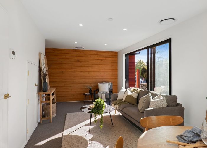  at 2/142 Main North Road, Papanui, Christchurch City, Canterbury