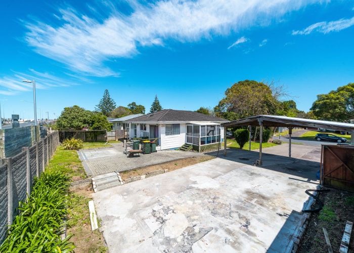  at 21 Avro Place, Mangere, Auckland