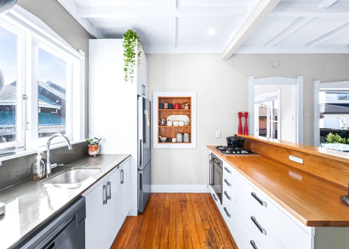  at 9 Invermay Avenue, Mount Roskill, Auckland