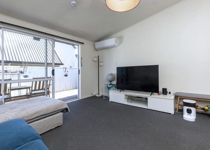  at 8/65 Mariri Road, Onehunga, Auckland