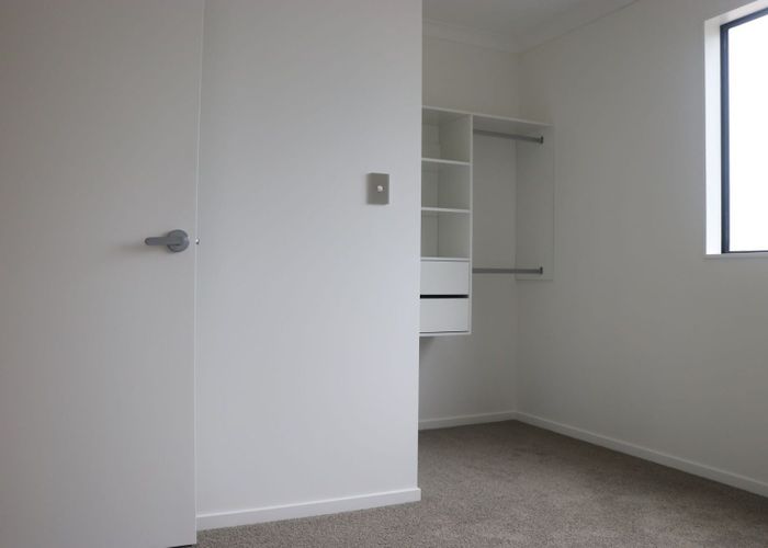  at 33 Sun Orchid Avenue, Manukau, Manukau City, Auckland