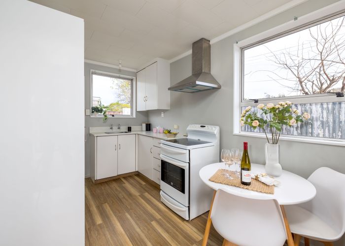  at 2/30 Bassett Street, Burwood, Christchurch