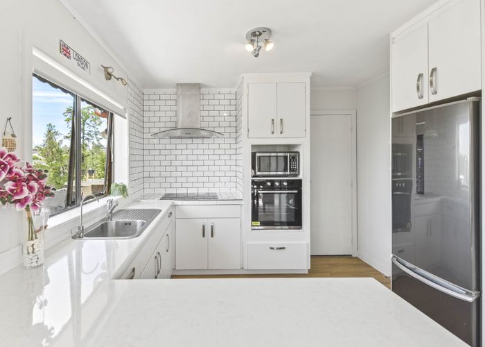  at 170 Stapleford Crescent, Browns Bay, North Shore City, Auckland