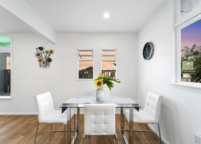  at 1/120 Sunnyside Road, Sunnyvale, Auckland