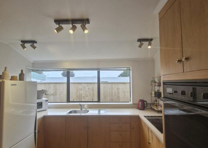 at 19B Paynters Avenue, Strandon, New Plymouth, Taranaki