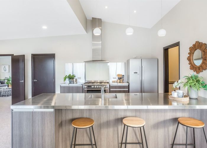  at 20 Madeira Close, Whitby, Porirua